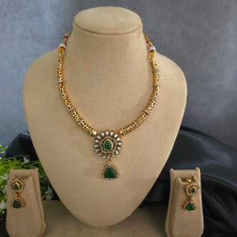Hasli choker