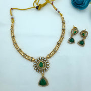 Hasli choker