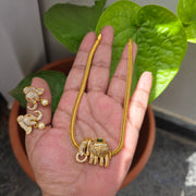 Elephant choker