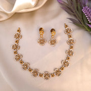 Matte Flowers Necklace