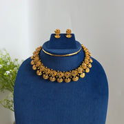 Non idol flower Necklace