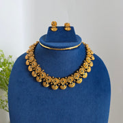 Non idol flower Necklace