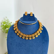 Non idol flower Necklace