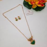 Palakka Pendant long chain