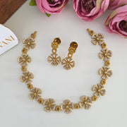 Matte Flowers Necklace