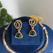 Hasli choker