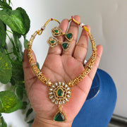 Hasli choker
