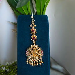 Adishtalakshmi White Gold Maang Tikka