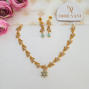 Flower pendant necklace