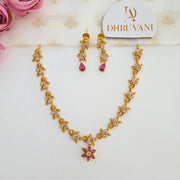 Flower pendant necklace