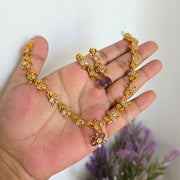 Flower pendant necklace