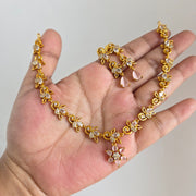 Flower pendant necklace