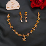 Flower pendant necklace