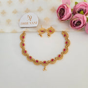 Vanya necklace Non idol