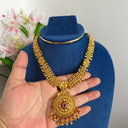 Inaaya  Gold Non idol Necklace