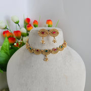 Vanya necklace Non idol