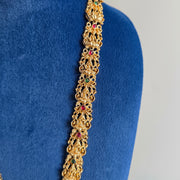 Padma lakshmi Matte gold haram