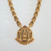 Padma lakshmi Matte gold haram