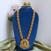 Padma lakshmi Matte gold haram