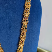 Padma lakshmi Matte gold haram