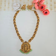 Padma lakshmi Matte gold haram