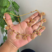 Non idol circle necklace