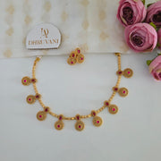 Non idol circle necklace
