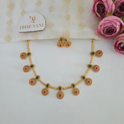 Non idol circle necklace