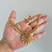 Diamond non idol necklace