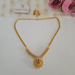 Diamond non idol necklace
