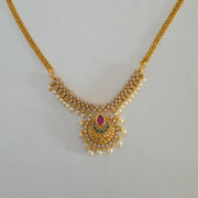 Diamond non idol necklace